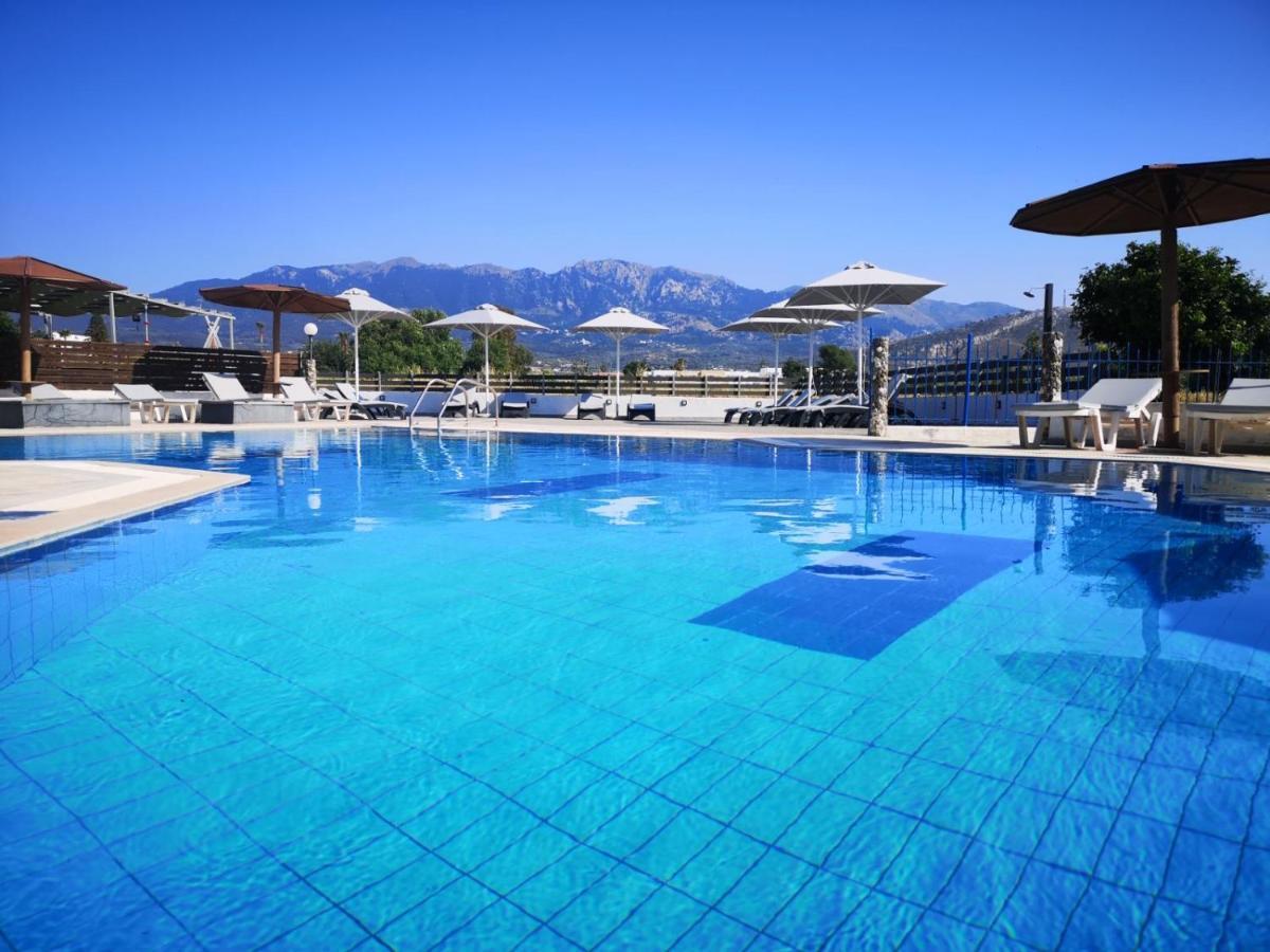 Golden Sun Aparthotel ตีกากี ภายนอก รูปภาพ