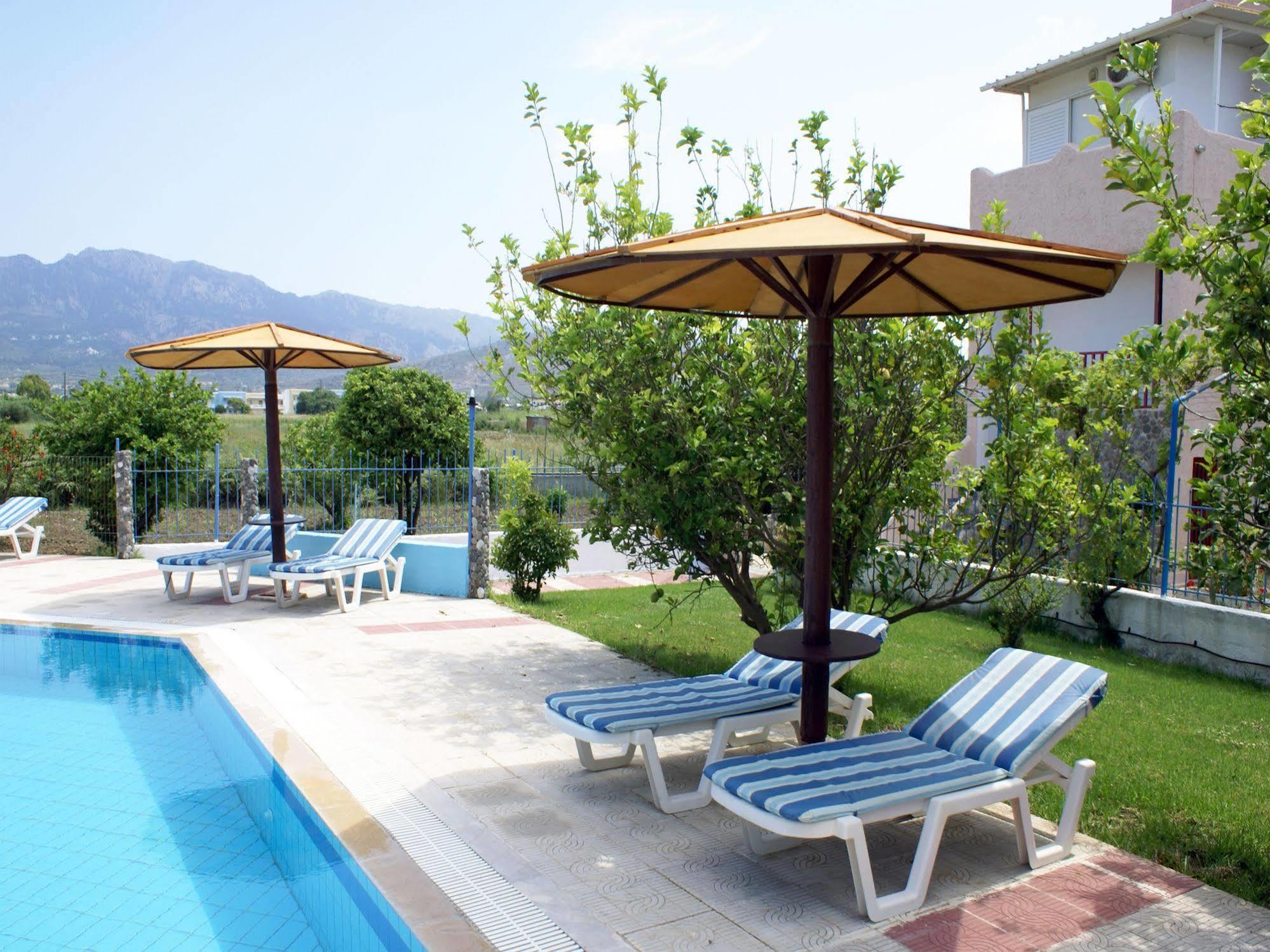 Golden Sun Aparthotel ตีกากี ภายนอก รูปภาพ