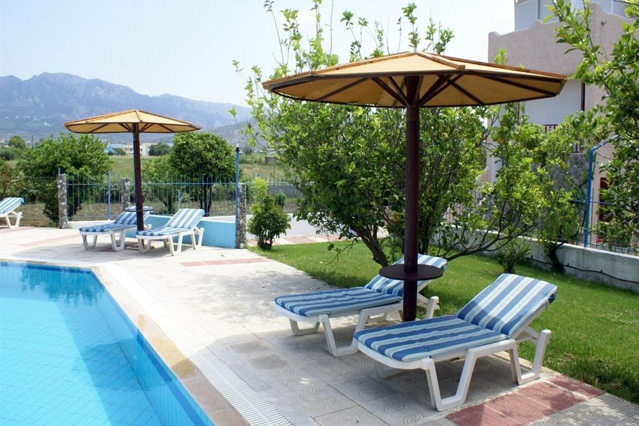 Golden Sun Aparthotel ตีกากี ภายนอก รูปภาพ